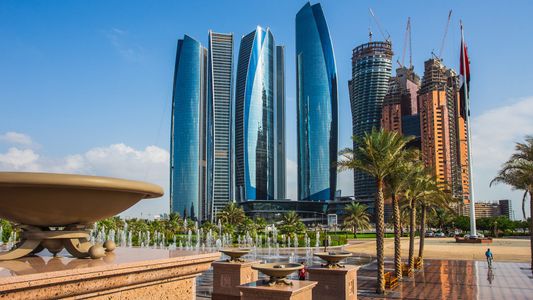 7 Perfect Spots for a Scenic Walk in Abu Dhabi