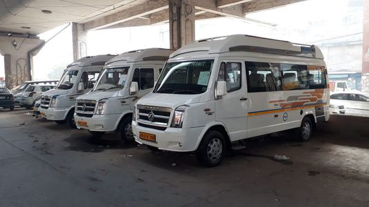 How to Ensure a Smooth Tempo Traveller Hire Experience