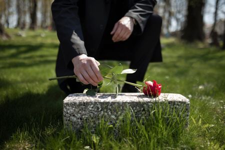 How Burial Insurance Helps Cover End-of-Life Expenses