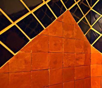 Americo Migliore’s Use of Contrasting Tiles for Visual Impact
