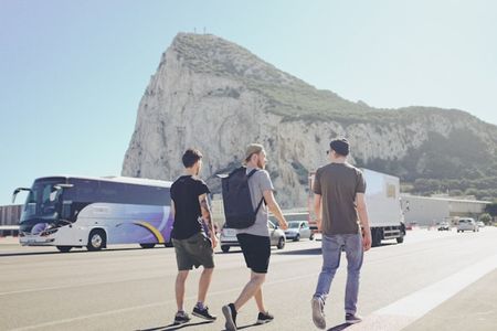 A Step-by-Step Guide to Choosing the Right Charter Bus