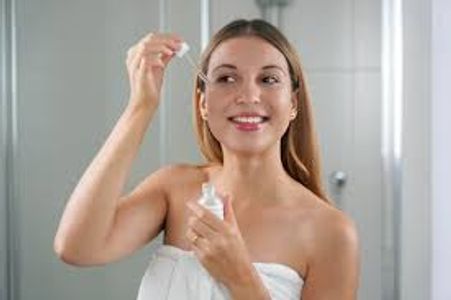 Hyaluronic Acid vs. Niacinamide: Which One Is Better?