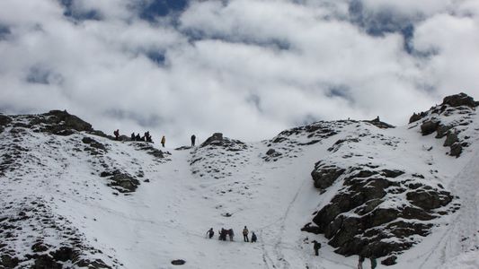 Why Sar Pass Trek Should Be Your Next Himalayan Adventure