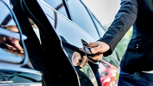 Best Luxury Chauffeur Service in NJ – Premium Travel with Famous Drive