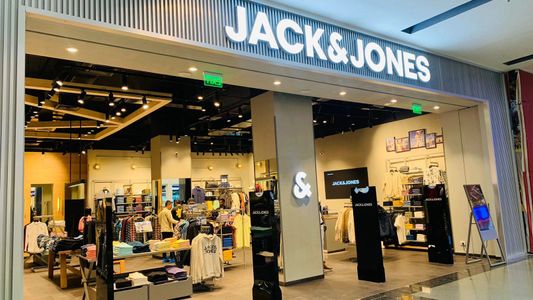 Jack & Jones Oversized Tees: Style Guide