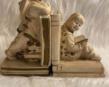 How Universal Bookends Keep Your Home Office Organized and Stylish