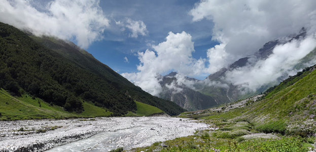 Valley of Flowers Trek Difficulty, Itinerary & Best Time to Visit