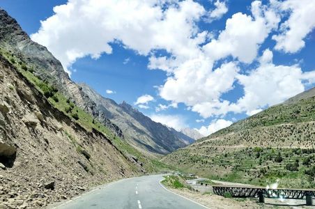 Trekking in Manali: Nature’s Gym for the Wild at Heart!