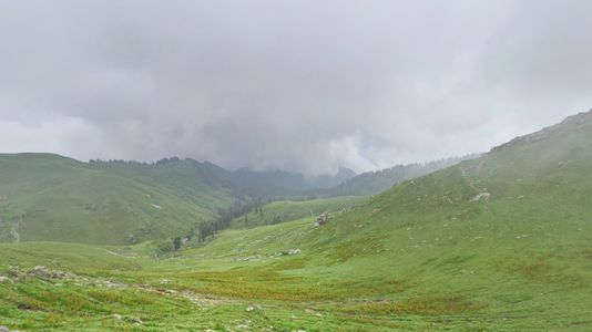 Why Dayara Bugyal is the Best Meadow Trek in India