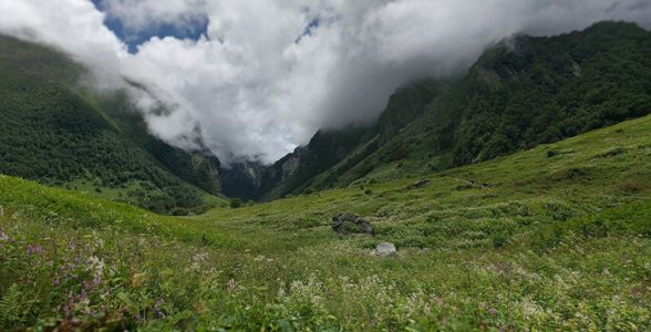 Trekking Along Pushpavati River: A Scenic Route to Himalayan Bliss