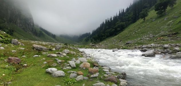 Why Hampta Pass is the Best Monsoon Trek for First-Timers