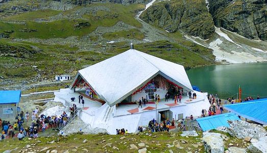 Hemkund Sahib: Lake, Weather, Opening, Distance & More