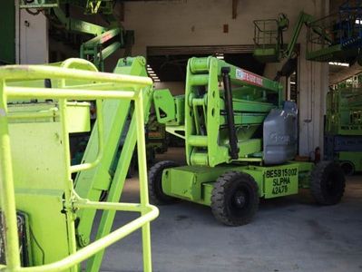 Boom Lift Rental Selangor: Safety Standards and Operator Tips