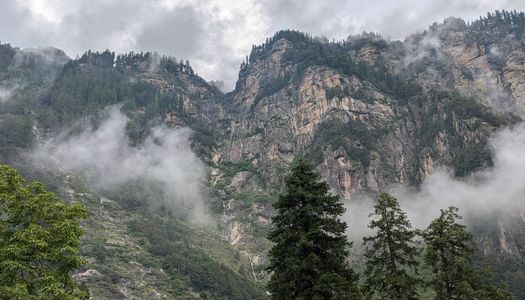 The Only Monsoon Trekking Packing Guide You’ll Need for Hampta Pass