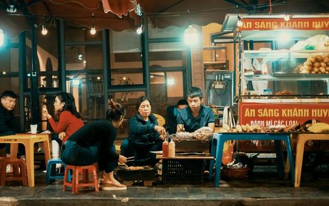Street Food in Malaysia: Top Markets and Hawker Centers
