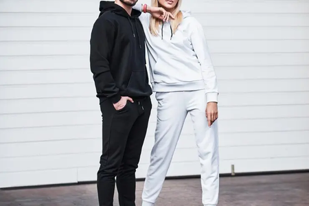 How to Choose the Right Custom Tracksuit Manufacturer for Your Brand