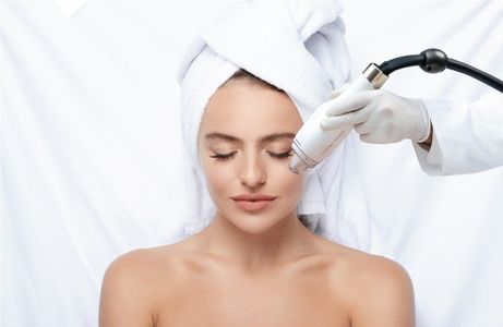 Laser Skin Tightening for Darker Skin Tones: What You Should Know