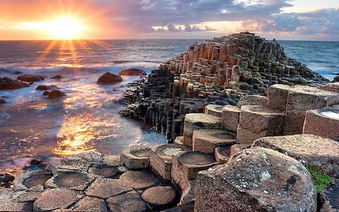 Explore Ireland: Stunning Landscapes & Rich Traditions