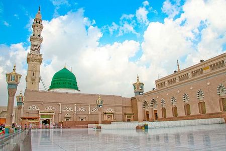 How to Book the Best Umrah Tour Packages from the UK?