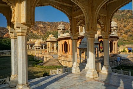 Amber Fort Jaipur: Complete Guide, History & Tips