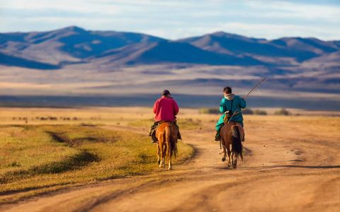 Mongolia October Travel Guide: Steppe Adventures Await