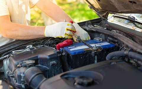 Benefits of Timely Battery Replacement for Drivers in Abu Dhabi