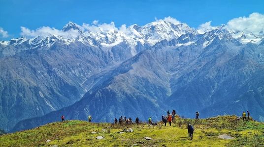 Dayara Bugyal Trek – Peaceful Winter Meadows of Uttarakhand