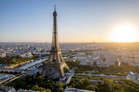 Top 10 Romantic Experiences for Couples Visiting France