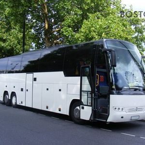 7 Things to Consider When Booking a New York Charter Bus for Your Group