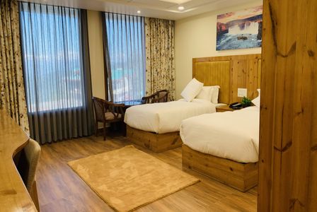 Experience Comfort and Nature at a Family Hotel in Narkanda