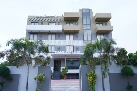 Why Hotel The Golf Is the Best Place to Stay Near Golf City Lucknow