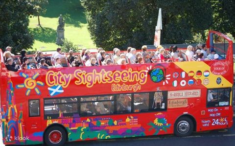 Why a Hop-On Hop-Off Bus is the Best Way to Explore Edinburgh