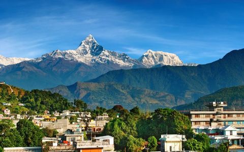 Pokhara Travel Guide: Lakes, Mountains, and Adventure