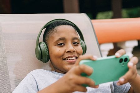 Enjoying Online Gaming While Traveling