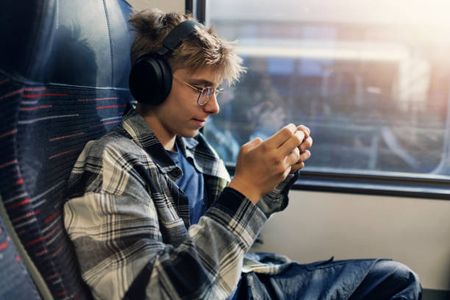 How to Enjoy Traveling by Playing Online Games