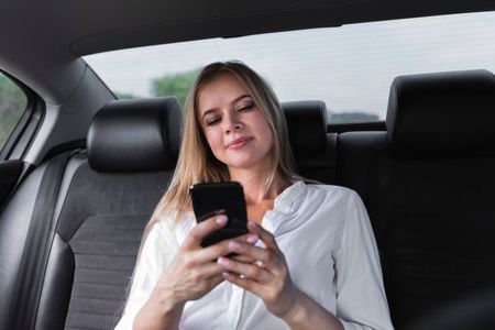 Which Airport Taxi in Melbourne Offers the Most Reliable Service?