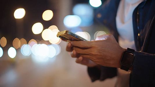 Travel and Play: How Online Gaming Makes Journeys Fun