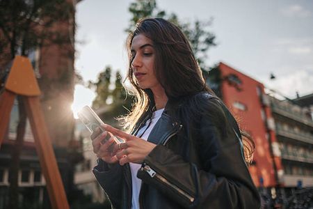 Digital Entertainment on the Go: How Online Games Make Travel More Enjoyable