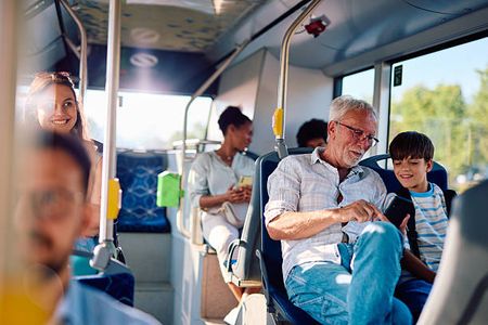 Play Anywhere: How Online Gaming Makes Traveling Exciting