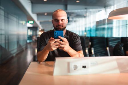 On-the-Go Entertainment: Why Online Gaming Is Perfect for Travel