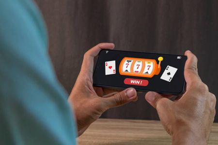 Travel Gaming: Staying Entertained While Exploring the World