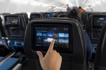 Online Gaming While Traveling: Staying Connected on the Move