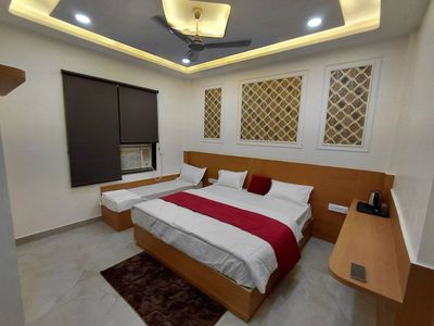 Best Hotels Near Janambhumi – Comfortable Stay at Hotel Divine Orchid