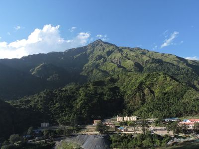 Best Hotel in Govindghat Near Badrinath Highway with Beautiful Views