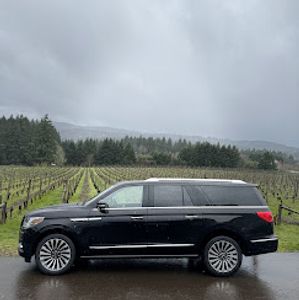 Luxury PDX Airport Car Service for Comfortable Airport Transfers