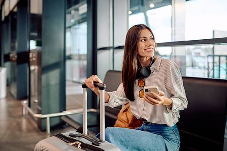 Roaming Pixels: How Online Gaming Fits Into Every Journey
