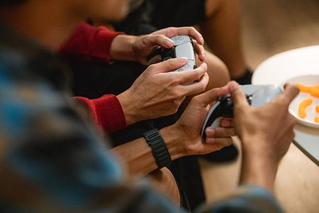 Travel Gaming: A New Age of On-the-Go Entertainment