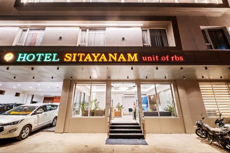 Top Hotel in Ayodhya Near Temple for Family