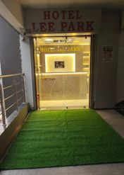 Discover the Serenity and Luxury of Hotel Lee Park: Your Perfect Getaway in Ahmedabad
