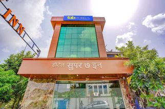 Explore Mumbai on a Budget at Hotel Super 7 Inn